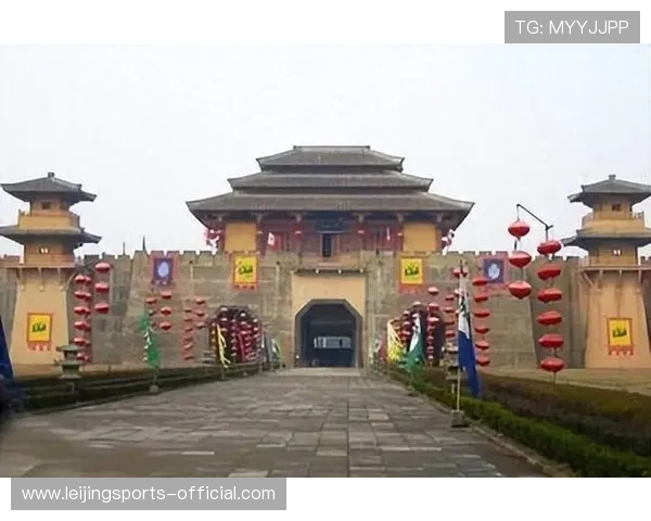 埃永转会风云：曼联巴萨激烈角逐与隐藏条款背后豪门博弈